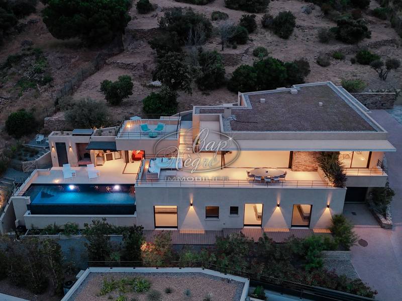 LE CLOS DE SAINT CLAIR - LUXUEUSE VILLA A SAINT CLAIR MAISON NEUVE D'ARCHITECTE FRAIS DE NOTAIRE REDUITS SAINT CLAIR LE LAVANDOU - EN EXCLUSIVITE