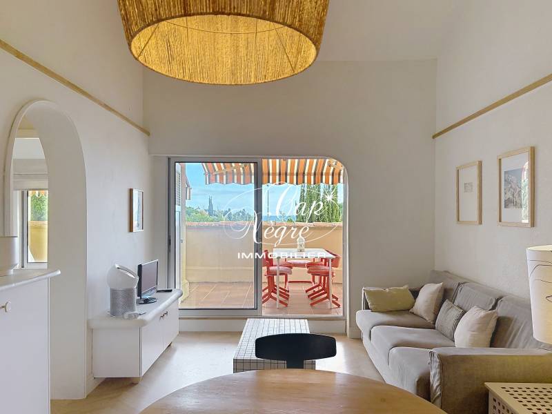 À vendre appartement 2 chambres vue mer proche de la plage de Pramousquier Le Lavandou