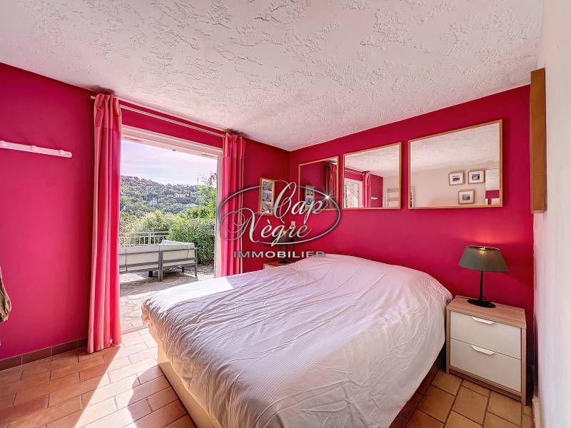 SOUS OFFRE - RAYOL-CANADEL CHARMANTE MAISON PROCHE DE LA PLAGE