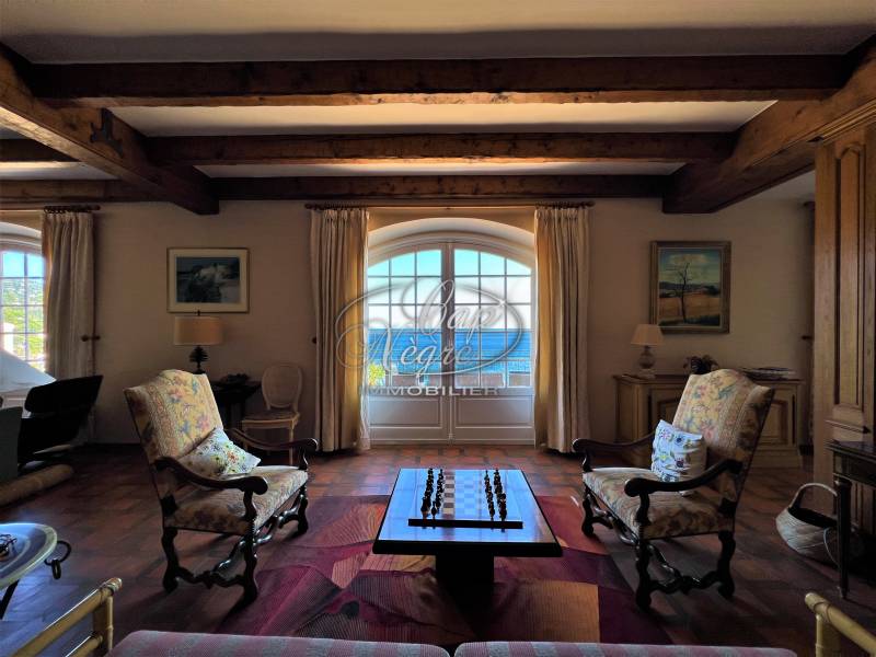 SOUS OFFRE - LE RAYOL CANADEL - SOMPTUEUSE PROPRIÉTÉ PIEDS DANS L'EAU