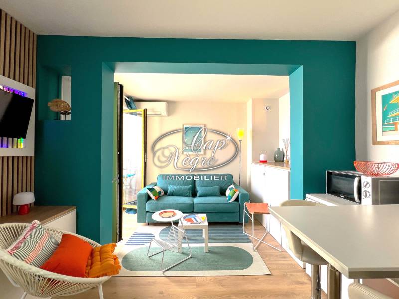 STUDIO POUR 2 PERSONNES VUE MER RÉSIDENCE PIEDS DANS L'EAU À CAVALIÈRE