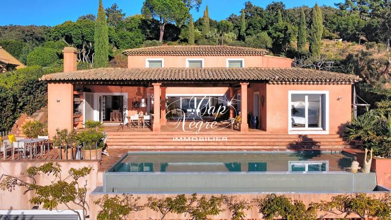 villa de prestige vue mer au Rayol-Canadel-sur-Mer