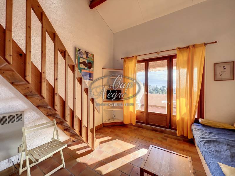 PLAGE A PIED - STUDIO CABINE + MEZZANINE AVEC GRANDE TERRASSE