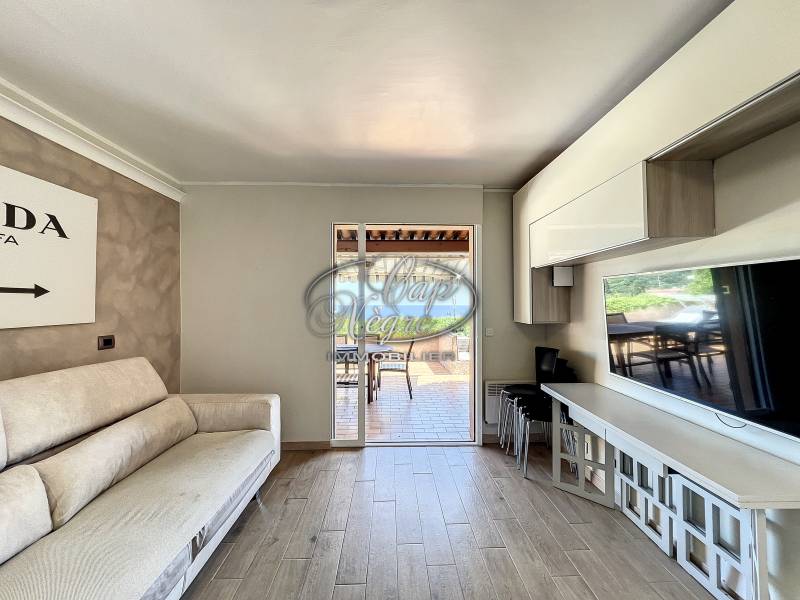 à vendre magnifique mazet vue mer dans résidence sécurisée plage de Pramousquier à pied avec grand jardin vue mer et garage privé