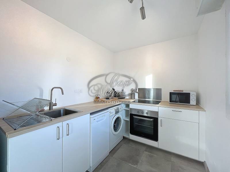 VENDU PAR CAP NEGRE IMMOBILIER - APPARTEMENT T3 LE LAVANDOU - CAVALIERE