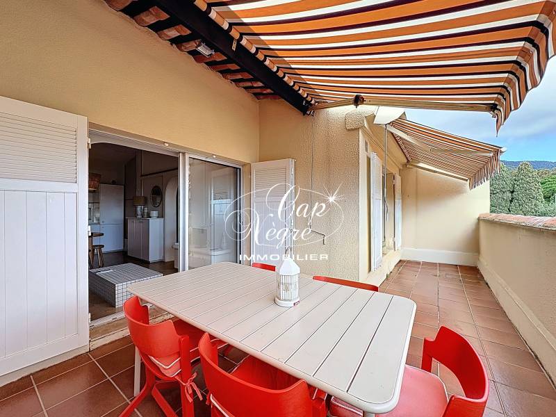 Appartement proche de plage avec piscine à vendre Le Lavandou Pramousquier