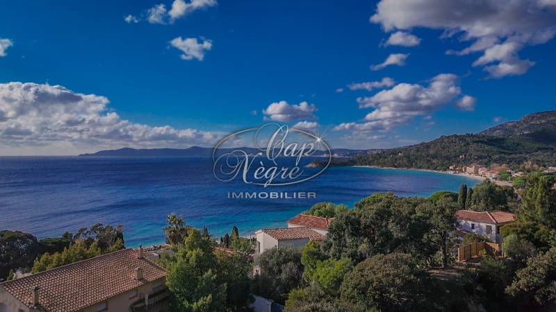 Propriété à vendre sur la Côte d'Azur avec piscine vue mer mezzanine 6 chambres Le Lavandou Domaine sur le Cap Nègre