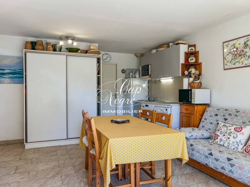 APPARTEMENT AVEC TERRASSE À VENDRE - CAVALIERE LE LAVANDOU