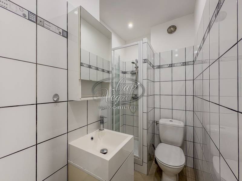 LOT DE 2 STUDIOS VUE MER RÉSIDENCE PIEDS DANS L'EAU À VENDRE AU LAVANDOU À CAVALIÈRE - EXCLUSIVITÉ