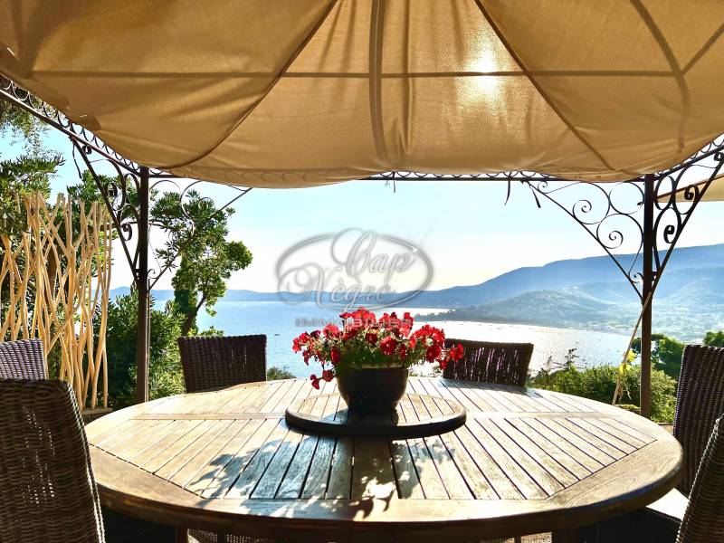 DOMAINE DU CAP NEGRE PRIVE GARDIENNE