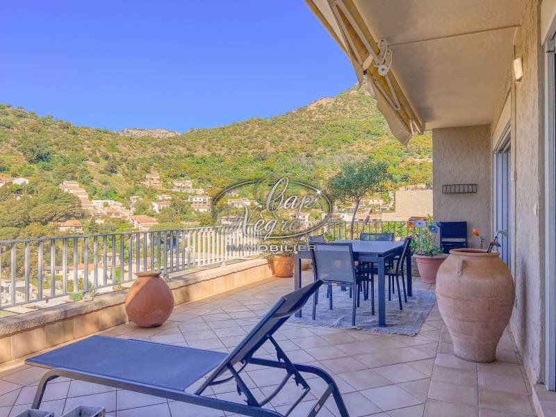 APPARTEMENT DUPLEX POUR 4 PERSONNES AVEC VUE MER À LA FOSSETTE