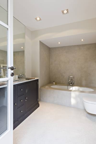 PROPRIETE EXCEPTIONNELLE  PIEDS DANS L'EAU