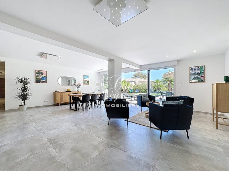 VILLA CONTEMPORAINE NEUVE  A VENDRE A PRAMOUSQUIER (EN PARTIE BASSE DE LA RD)