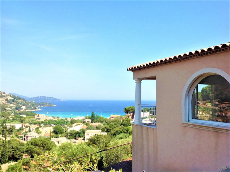 VILLA PISCINE VUE MER T7 LE LAVANDOU - SAINT CLAIR T370 M² NEO-PROVENCAL