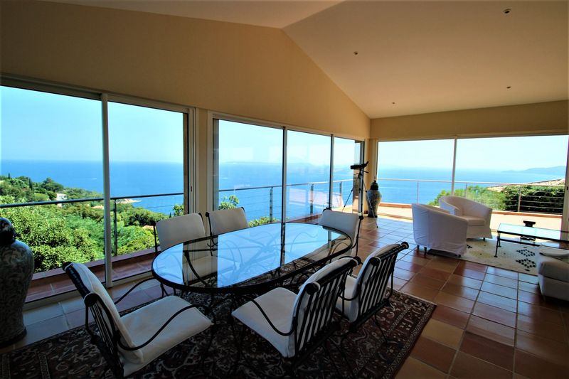 VILLA D'ARCHITECTE - VUE MER PANORAMIQUE  T5 LE LAVANDOU - AIGUEBELLE