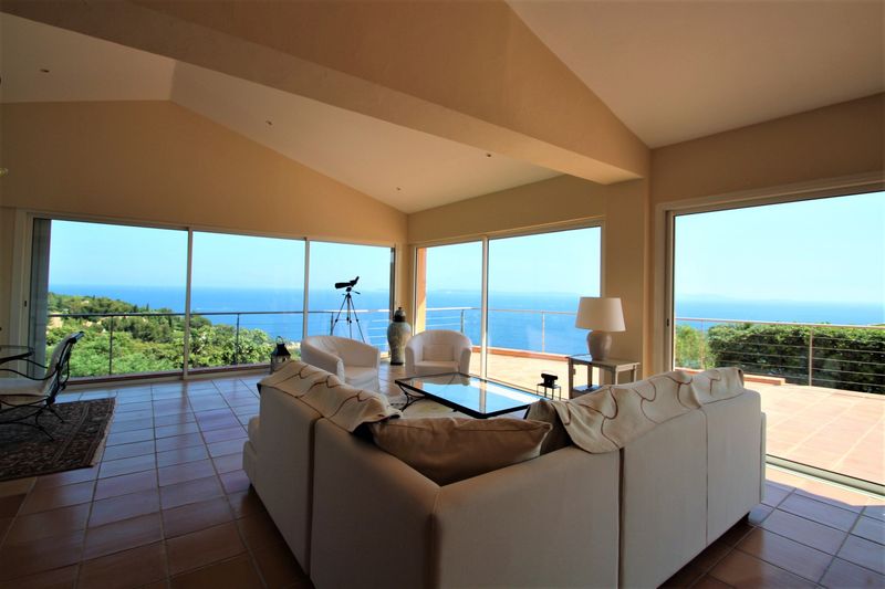 VILLA D'ARCHITECTE - VUE MER PANORAMIQUE  T5 LE LAVANDOU - AIGUEBELLE