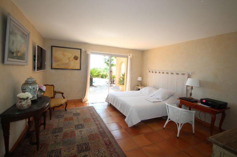 VILLA D'ARCHITECTE - VUE MER PANORAMIQUE  T5 LE LAVANDOU - AIGUEBELLE