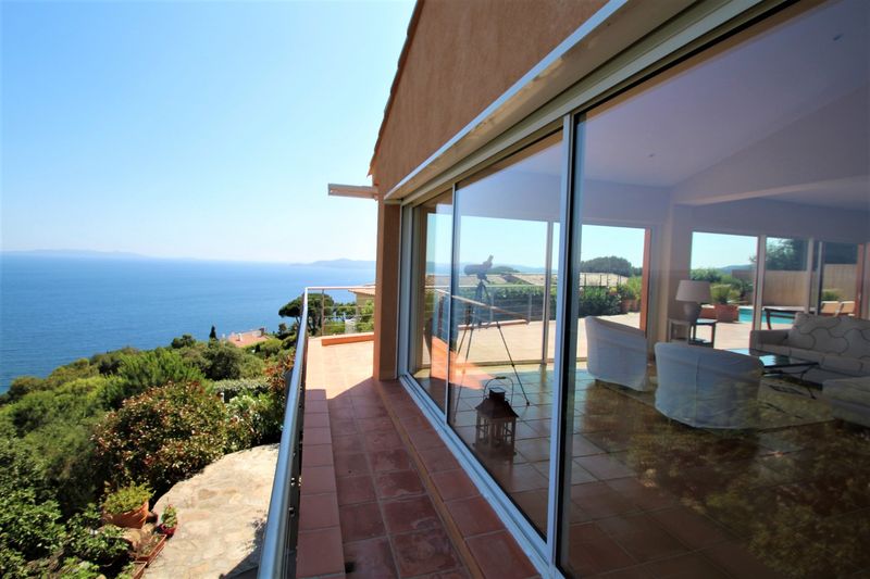 VILLA D'ARCHITECTE - VUE MER PANORAMIQUE  T5 LE LAVANDOU - AIGUEBELLE