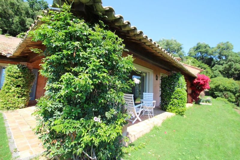PROPRIETE D'ARCHITECTE VUE MER PANORAMIQUE LE RAYOL-CANADEL