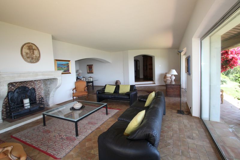 PROPRIETE D'ARCHITECTE VUE MER PANORAMIQUE LE RAYOL-CANADEL