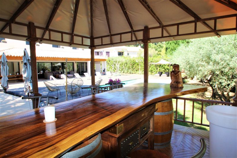 splendide villa boulodrome piscine terrasse immense