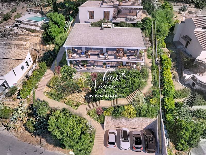Maison d'architecte vue mer au Lavandou - au calme, proche des commerces et de la plage à pied