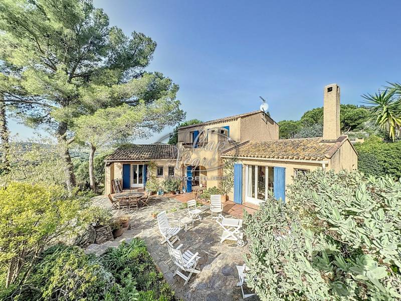 SOUS-OFFRE MAISON A VENDRE A BORMES LES MIMOSAS