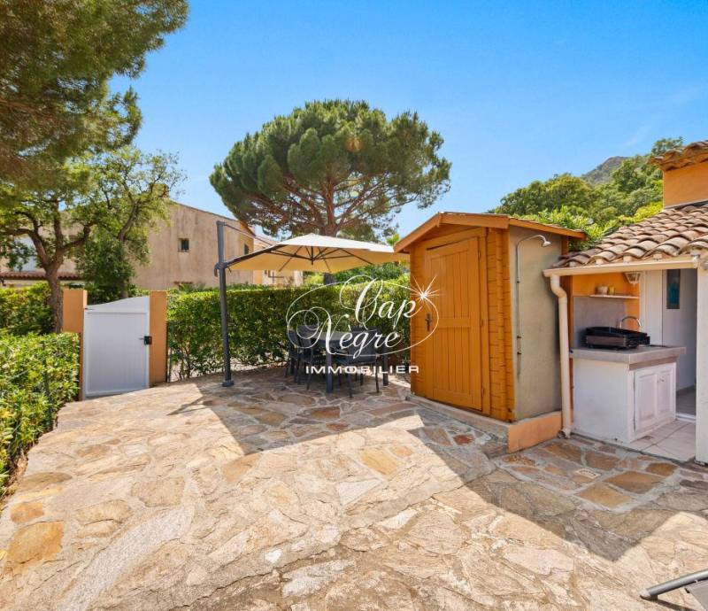 MAZET A VENDRE OFF-MARKET RESIDENCE PIEDS DANS L'EAU A PRAMOUSQUIER