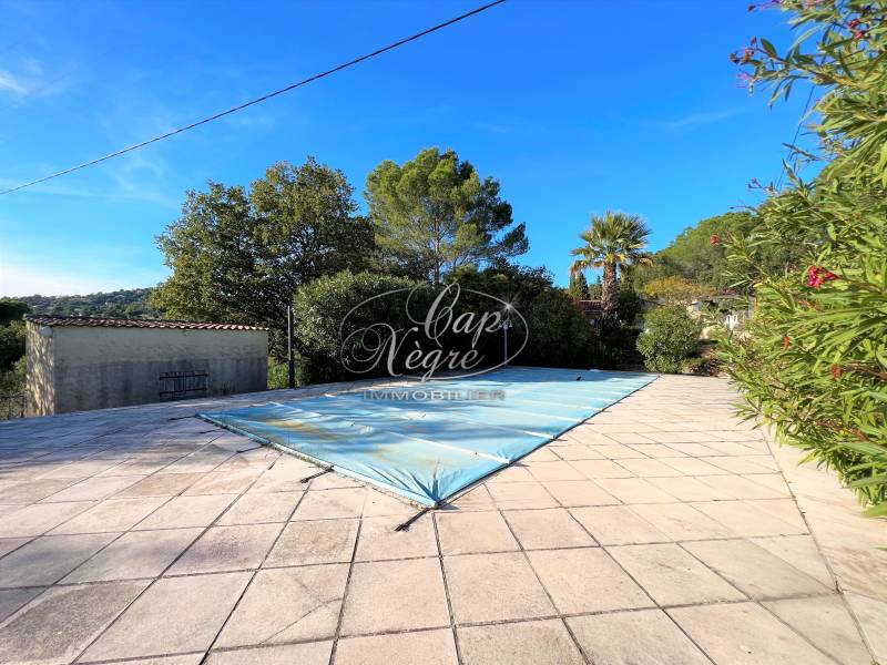 BORMES LES MIMOSAS - VILLA T4 AVEC PISCINE - SECTEUR CHAMPETRE