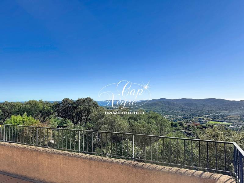 VILLA VUE MER À VENDRE DANS UN DOMAINE PRIVÉ À BORMES LES MIMOSAS