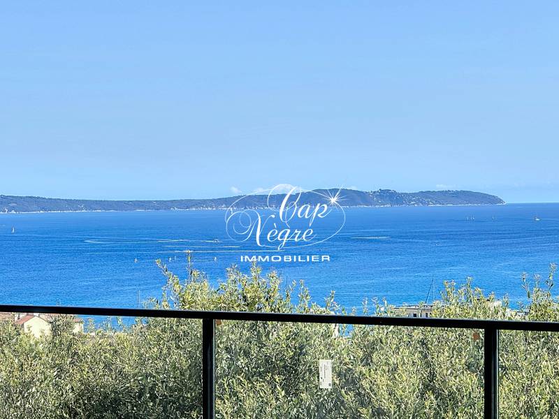 Appartement de prestige lumineux avec grande terrasse et vue mer panoramique - Le Lavandou