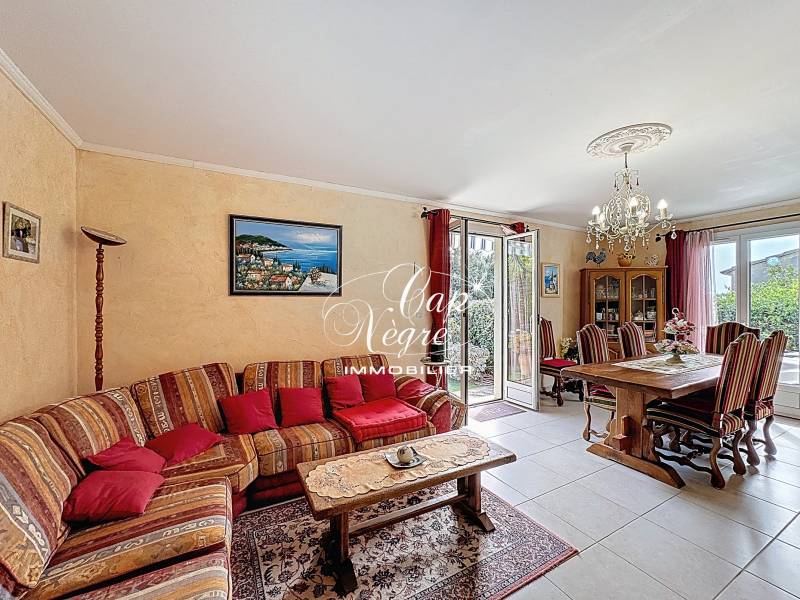 MAISON DE PLAIN-PIED A VENDRE PROCHE DU CENTRE DU LAVANDOU