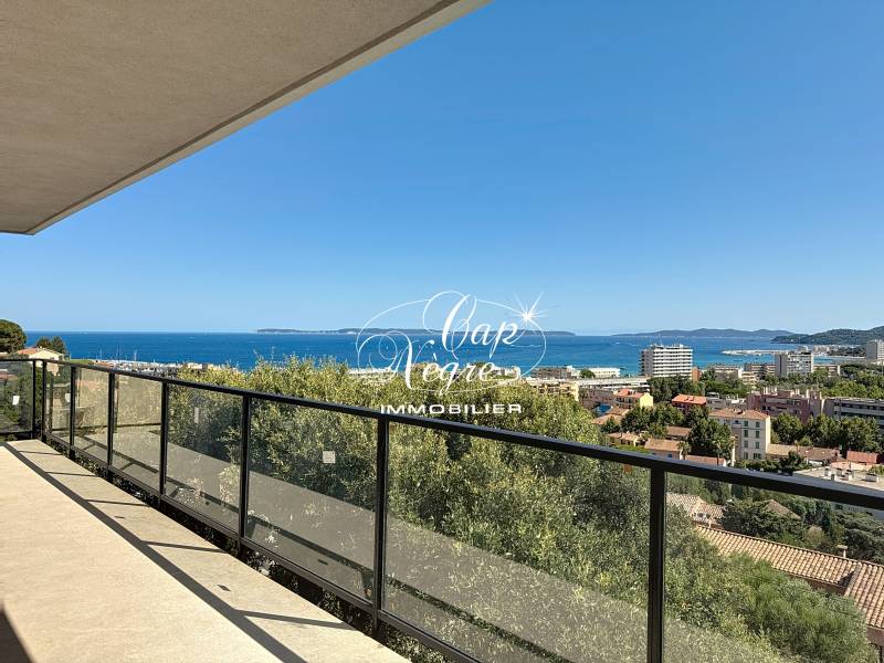 Domaine composé de 3 biens vue mer à 500m de la plage et du centre du Lavandou