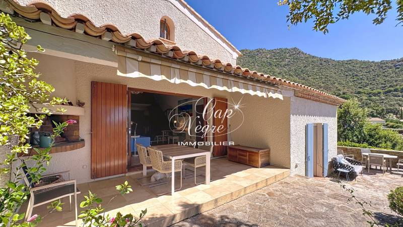 VILLA VUE MER ET AU CALME A VENDRE A SAINT-CLAIR