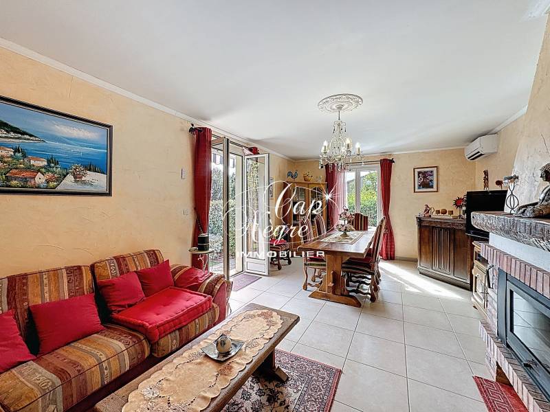 MAISON DE PLAIN-PIED A VENDRE PROCHE DU CENTRE DU LAVANDOU
