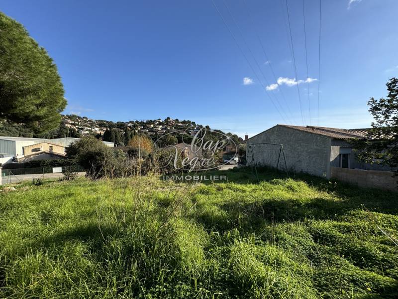 TERRAIN CONSTRUCTIBLE À VENDRE À BORMES LES MIMOSAS