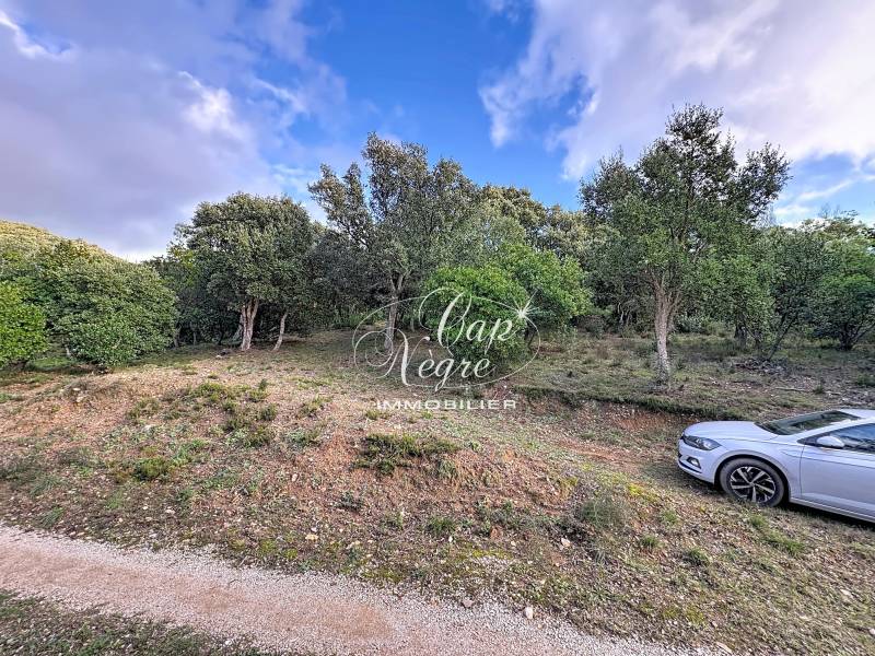 SOUS OFFRE TERRAIN NON CONSTRUCTIBLE A VENDRE A CAVALIERE
