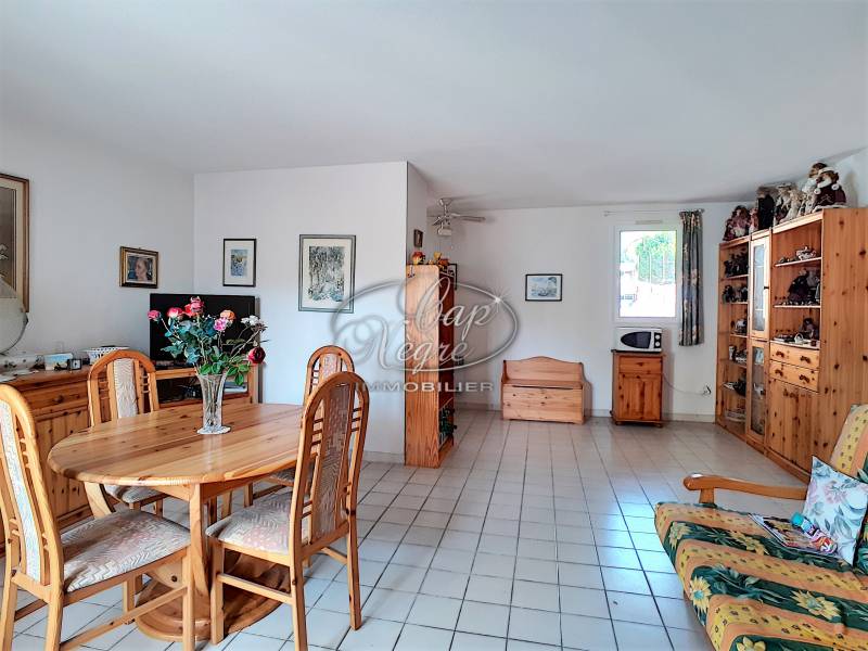 BEAU T3 CABINE TERRASSE ET PARKING PROCHE PLAGE ET COMMERCES CAVALIERE