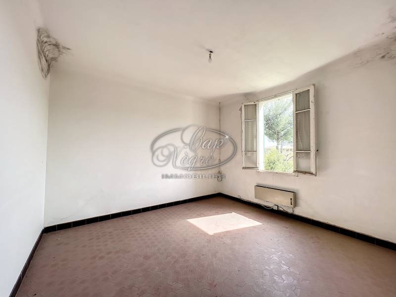 VENDU PAR CAP NÈGRE - PROPRIETE DE CHARME SUR 2 NIVEAUX AVEC TERRAIN QUARTIER SAINT CLAIR A LE LAVANDOU