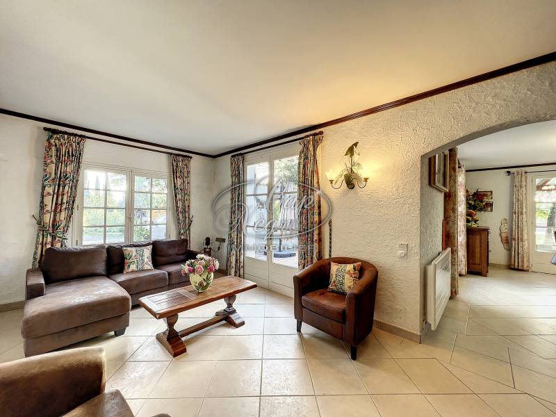 Espace de vie spacieux et lumineux