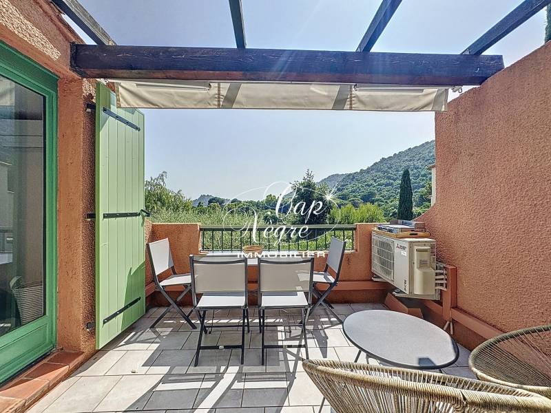 SOUS COMPROMIS - APPARTEMENT A VENDRE DANS UNE CHARMANTE RESIDENCE AVEC PISCINE ET GARDIEN A PRAMOUSQUIER