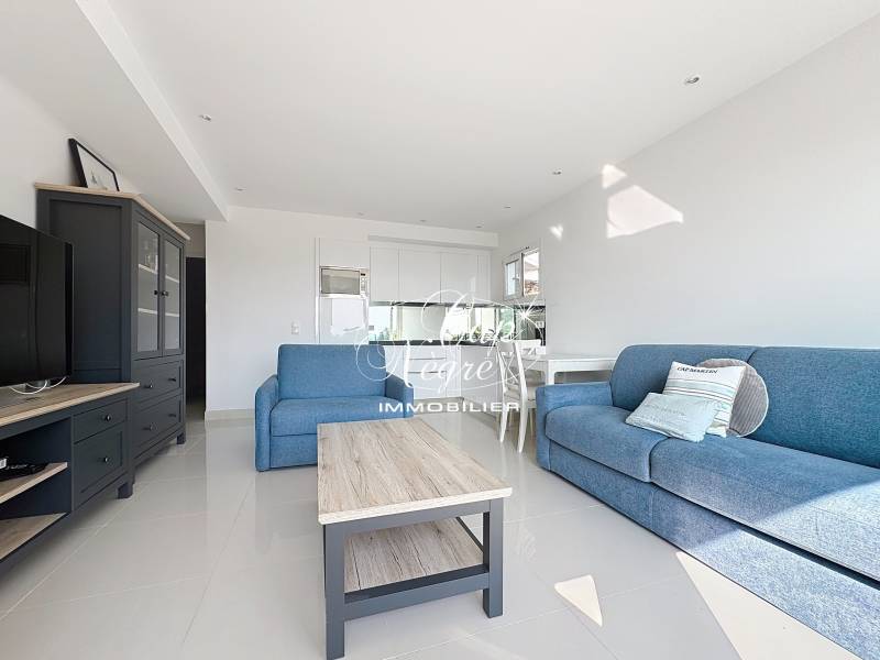 MAGNIFIQUE APPARTEMENT VUE MER AU LAVANDOU