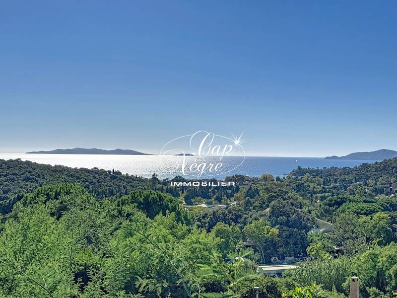 CAVALIERE TERRAIN A BATIR AVEC VUE MER A VENDRE