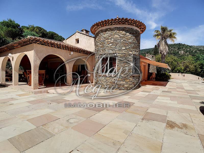 superbe propriété entre Bormes les Mimosas et Le Lavandou