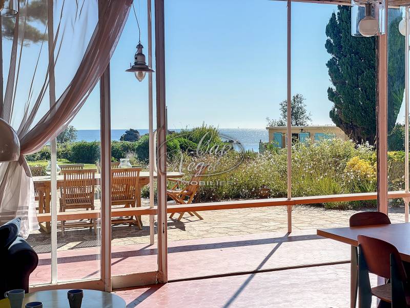 PROPRIETE D'EXCEPTION -  LA PLAGE DE SAINT-CLAIR - LE LAVANDOU