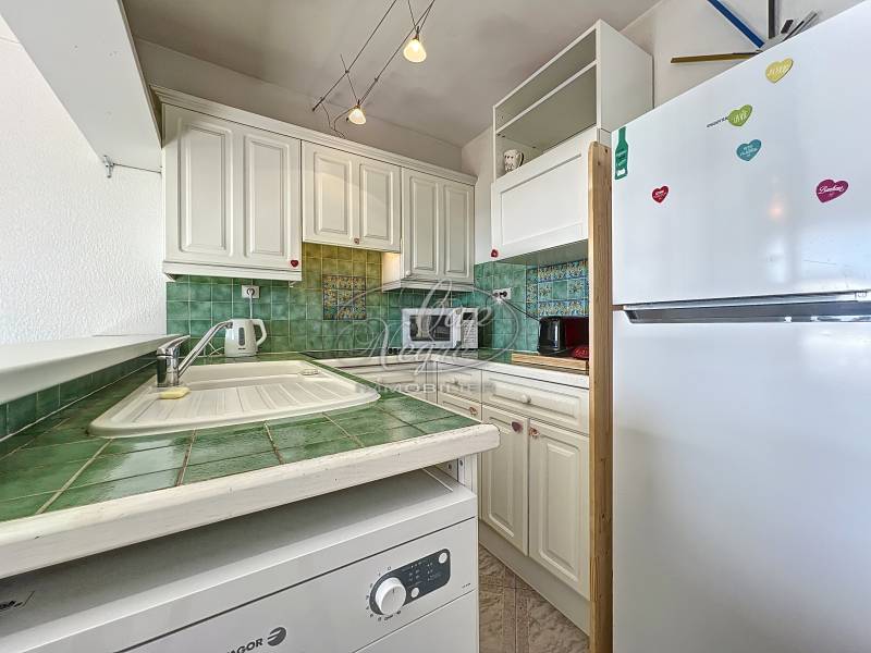 EXCLUSIVITÉ AU COEUR DU LAVANDOU - APPARTEMENT VUE MER PROCHE PLAGE