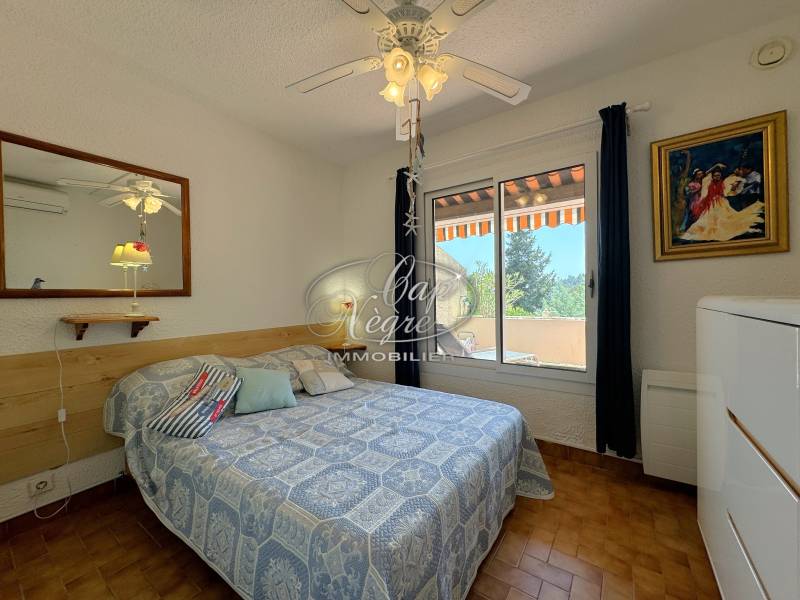 APPARTEMENT VUE MER A VENDRE AU LAVANDOU - T2 EN EXCLUSIVITE A PRAMOUSQUIER