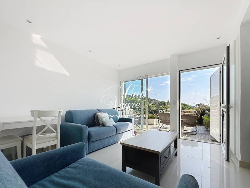 MAGNIFIQUE APPARTEMENT VUE MER AU LAVANDOU