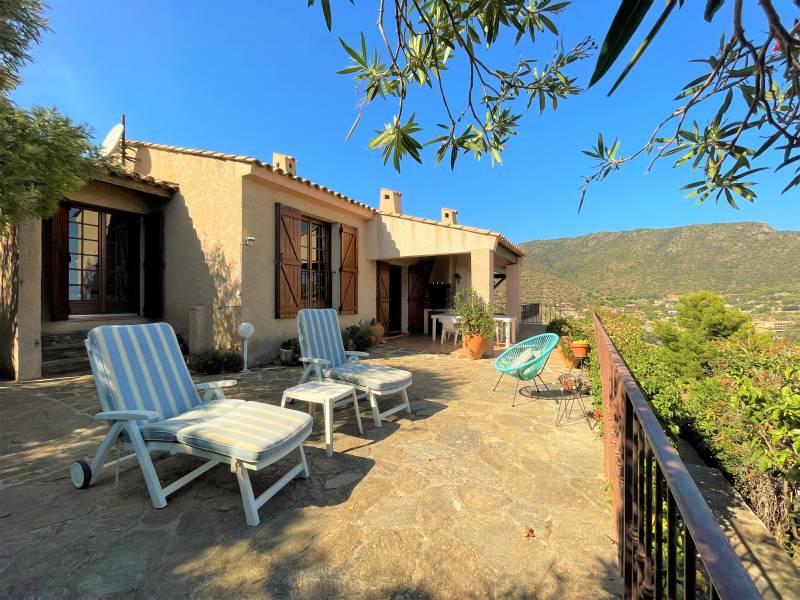 SOUS OFFRE - LE LAVANDOU - SAINT-CLAIR - VILLA VUE MER 4 CHAMBRES