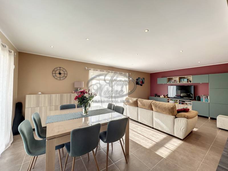 BORMES LES MIMOSAS - RARE - MAISON COMME NEUVE PROCHE COMMERCES